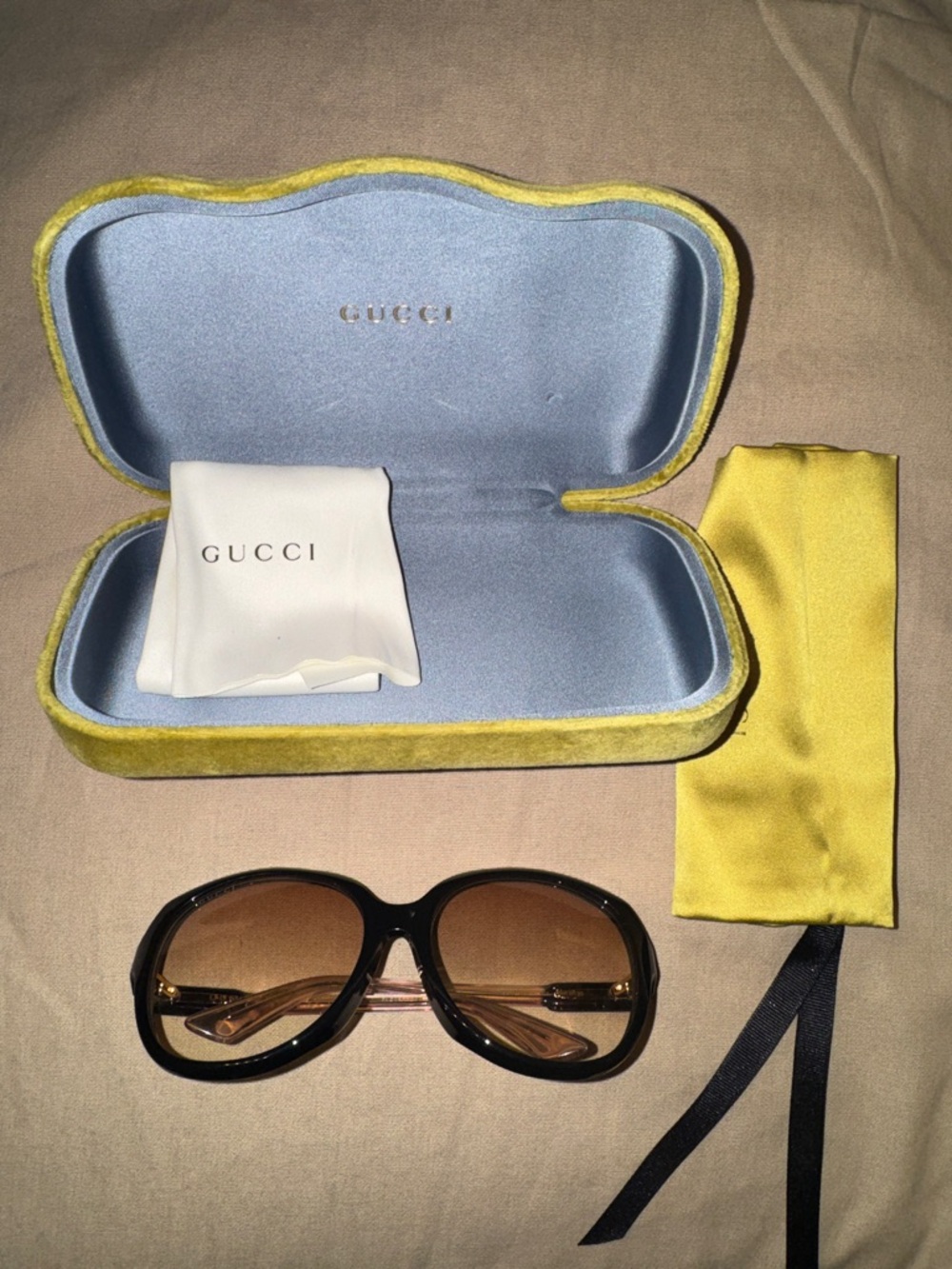 AUTHENTIC GUCCI SUNGLASSES